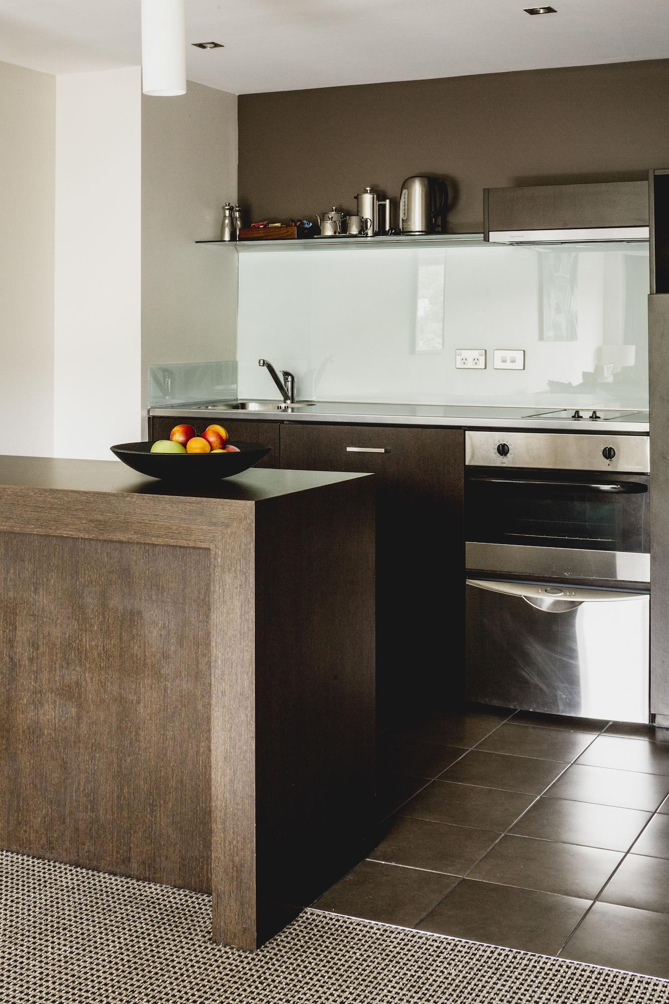 Bolton Hotel Wellington Esterno foto A modern kitchen
